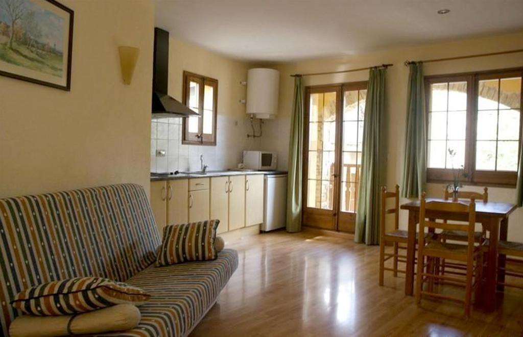 Apartamentos Cal Ratero Macanet De Cabrenys Room photo